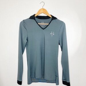 Roaming Dhabi Designs  long sleeve shirt ladies XS Grey